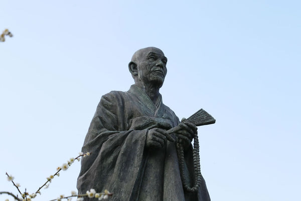 木工の祖・榎津久米之介の石像