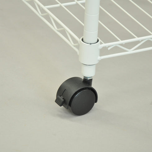 【移動も固定も、思いのままに】
ストッパー付きキャスターで掃除や模様替えの際の移動を楽にしつつ、使いたい場所でしっかりと固定できる、そんな理想の収納スタイルが叶います。