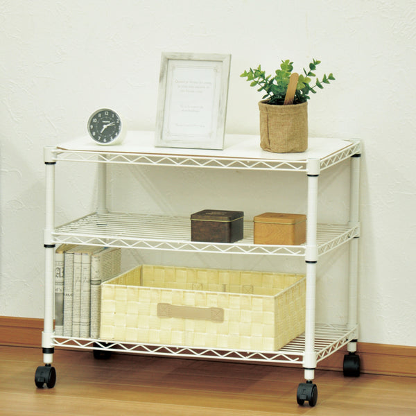 多目的で使える、収納力抜群な3段スチールラックのキャスター付きタイプです。