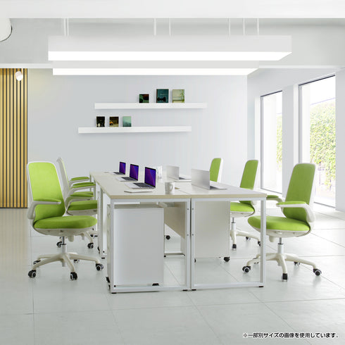 【明るく開放的なオフィスへ】
清潔感のあるホワイトフレームのデスクは、オフィス空間に明るさと開放感をもたらし、スタッフ間の円滑なコミュニケーションを促す、創造的なワークプレイスを実現します。