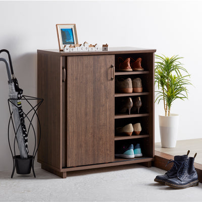 引き扉付きのため、来客時やちょっとしたときにすぐに扉を閉めて外から見えないように隠すことができます。