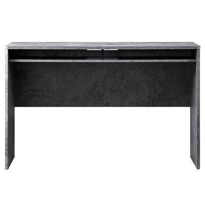 【空間を引き締める、美しい佇まい】
正面から見ても美しい、計算されたシンメトリーなデザインは、お部屋の主役として圧倒的な存在感を放ちます。