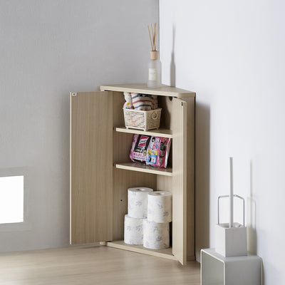 収納スペースに付いている棚板4枚は可動式のため収納物に合わせて高さを調整することで、トイレットペーパーなら最大5個まで、ブラシなら最大480mmまで収納することができます。