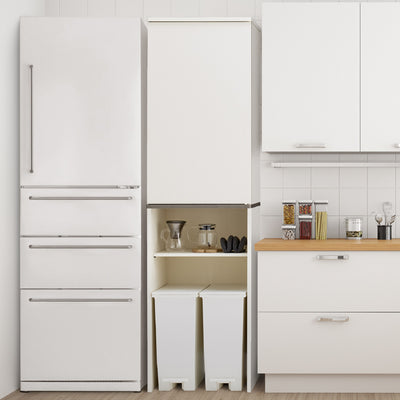 ゴミ箱上などのデッドスペースを有効活用してくれる隙間収納庫の幅50cmタイプ。