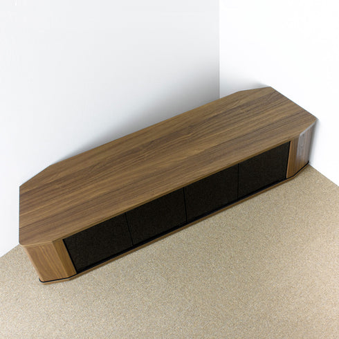 特に、コーナー置きで設置すると、テレビ台自体が15度傾くため、遠くからでも見やすい角度をテレビを動かすことなく保てます。