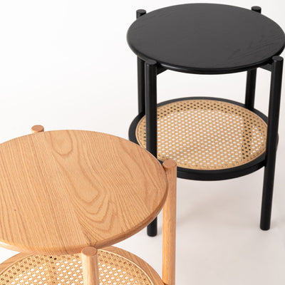 シックで洗練されたブラックと、温かみを感じるナチュラルの2色からお選びください。