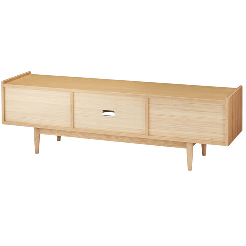 オープンスペースの背面にはコード穴が付いているので、乱雑になりがちなコード類を外にまとめて出すことですっきりさせることができます。