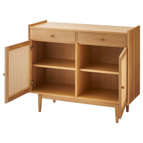 小物類の収納に便利な引出しが2杯と、たっぷり収納できる開き戸収納を備え、身の回りの物を一か所にスッキリとまとめられます。