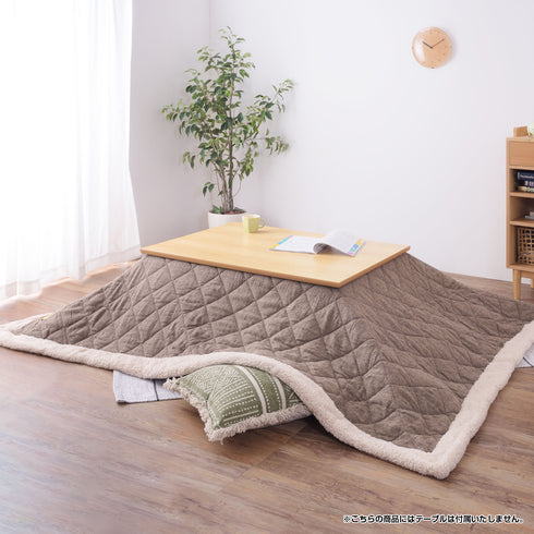 シンプルなデザインですので様々なテイストのテーブルとも相性が良く、お部屋をさらにお洒落に彩ってくれることでしょう。