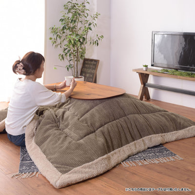 シンプルなデザインですので様々なテイストのテーブルとも相性が良く、お部屋をさらにお洒落に彩ってくれることでしょう。