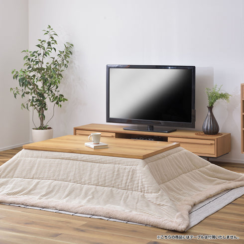 あたたかみのあるコーデュロイ生地に、ふわふわなシープボアで縁取りされたデザインがお洒落な薄掛こたつ布団の長方形タイプです。