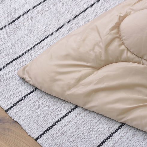 【暮らしに寄り添う、万能カラー】
どんなお部屋のテイストにも優しく溶け込むベージュは、空間に温かみをプラスし、飽きることなく長く愛用できます。