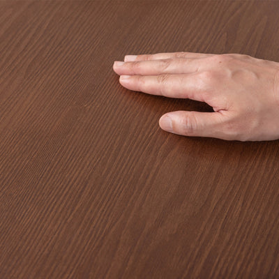 【深みのある、ブラウンの木目】
落ち着いた色合いのブラウンは、アッシュ材の美しい木目をより一層引き立て、シックでモダンな空間を演出します。