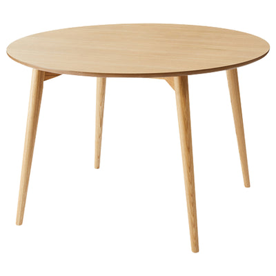 【やさしい円が描く、北欧の食卓】
美しい木目の天板と丸脚が織りなすシンプルな佇まいで、いつもの食卓を温かみのある北欧空間へと変えてくれるでしょう。