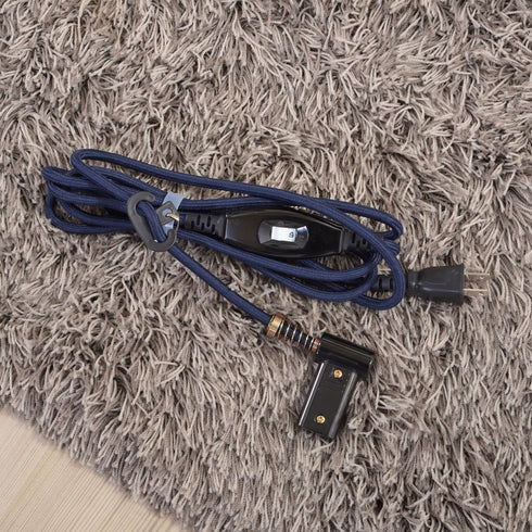 電源のON/OFFの切り替えができる中間スイッチも付いています。