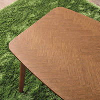 【洗練された木目デザイン】天然木化粧繊維板(オーク材)の美しいヘリンボーン柄が、テーブルに上質な表情を与えます。