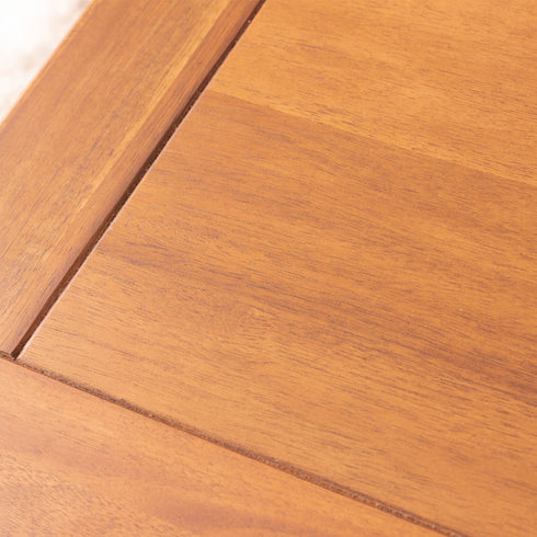 オイル仕上を施しているのでサラサラとしたやさしい手触りで、木のぬくもりを感じる天然木を使用したデザインが、お気に入りの布団をより一層引き立ててくれることでしょう。