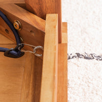 【コードもすっきり収納】電源コードをスマートにまとめられるフック付きで、見た目も使い勝手も快適です。