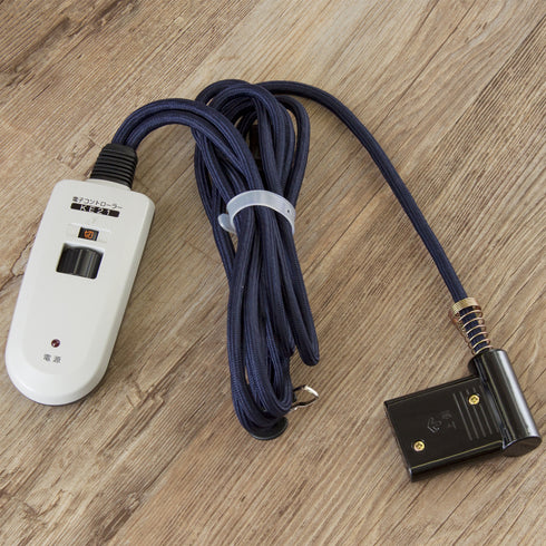 6段階で温度を調節できるコントローラーが付いているので、手元で簡単に調節が可能です。