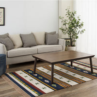 【洗練された空間を演出】落ち着いたブラウンカラーは、様々なインテリアに馴染み、上質なリビングを演出します。