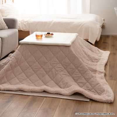 冬はこたつ布団と合わせて使用し、夏は布団を外してセンターテーブルとして、1年中お部屋で活躍してくれる存在となることでしょう。