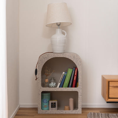 丸みをおびたフォルムがかわいらしく、トレンドのテラゾー柄のコンパクトシェルフ。