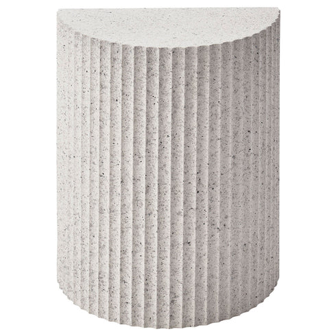 【凛とした佇まいの、ホワイト】
空間に清潔感と明るさをもたらすホワイトは、テラゾー柄の表情をより際立たせ、洗練された雰囲気を演出します。