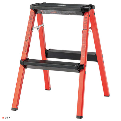 【インテリアになる脚立】
あえて見せて置きたくなるような鮮やかなカラーリングで、作業道具としてだけでなくお部屋のアクセントにもなります。