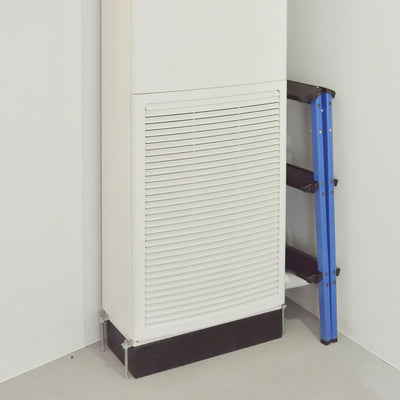 使わないときは折りたたみもできるため、ちょっとした隙間などに収納保管が可能です。