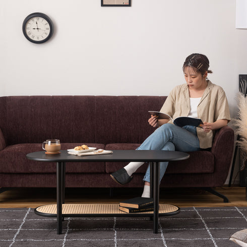 【いつもの時間が特別になる】
ソファで過ごすリラックスタイムに寄り添い、何気ない日常をより豊かで、おしゃれなひとときへと変えてくれる一台です。