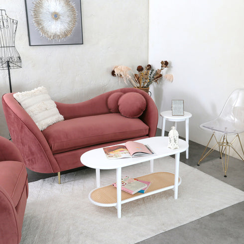 【テイストを問わない万能さ】
リゾートテイストやアジアンテイストはもちろん、フェミニンなコーディネートにも調和し、お部屋の可能性を広げてくれます。