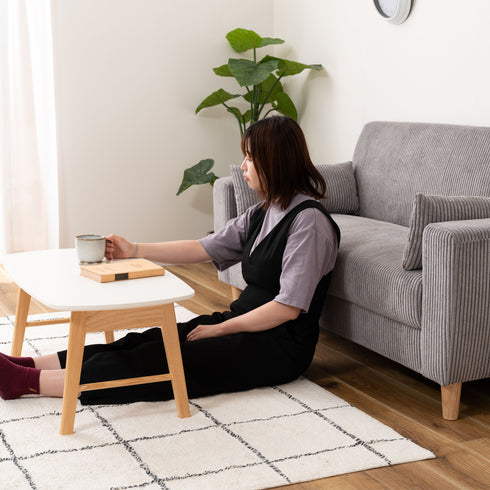 【床座生活にフィット】ロースタイルは、床に座ってくつろぐことが多い方にぴったり、目線が低くなり、お部屋全体を広く感じさせます。