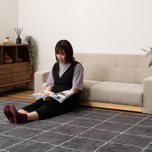 【ライフスタイルに合わせて2WAY】脚を取り外してロースタイルにすれば、床座りの生活にも馴染みます。