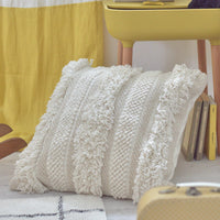 【肌触りの良いコットン素材】ふわふわとしたコットン素材が、お部屋に優しい温かみと心地よさをもたらします。