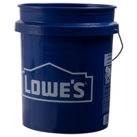 【プロも納得の高品質】アメリカ大手ホームセンター「Lowe's」のネイビーバケツは、重い水や道具も安心して運べるタフな作りです。