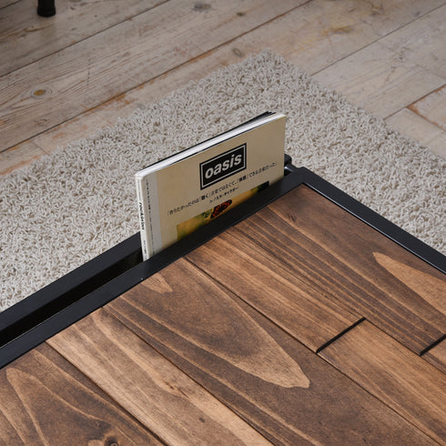 天板の両サイドにある隙間は、雑誌や新聞をさしてマガジンラックとしてお使いいただけるのもポイントです。