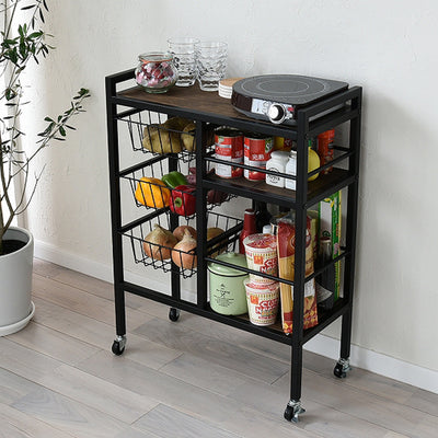 マットブラックのアイアンフレームとオイル塗装したパイン天然木の異素材の組み合わせがスタイリッシュさと重厚感を併せ持つ