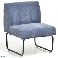 【爽やかなブルー】清潔感のある淡い青色が、お部屋に洗練された涼やかな印象を与えます。