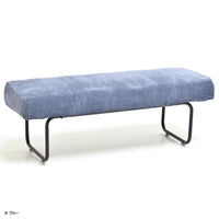 【爽やかなブルーで空間を演出】清潔感のあるブルーは、お部屋に開放感とモダンな印象を与えます。