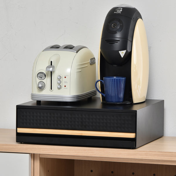 キッチン家電の下に置くだけで作業スペースと収納をプラスする、家電下引き出し収納スライドテーブル。