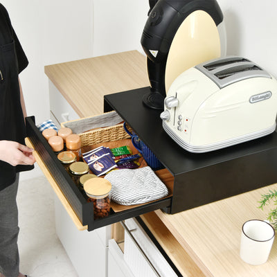 必要な時にサッと引き出せるスライドテーブルと大容量の収納を備え、限られたキッチンスペースでも家事効率がアップします。