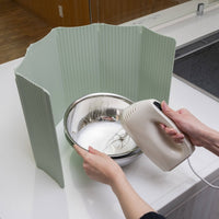 【ハンドミキサーの飛び散り防止】ハンドミキサー使用時に内容物が飛び散るのをしっかりとガードし、周囲を汚しません。