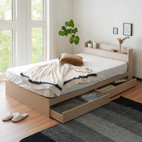 【やさしい色合いの収納ベッド】
明るくやさしいベージュの色合いが、北欧テイストやナチュラルなお部屋に温もりをプラスし、季節のブランケットやパジャマも仕舞える大容量の収納で、一年中快適なベッド周りを保てます。