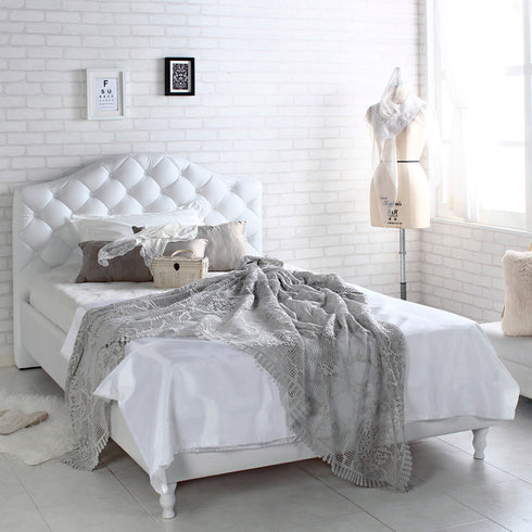 【憧れの海外風インテリアに】
清潔感あふれるホワイトカラーが、憧れのフレンチシックな空間を作りだし、お気に入りのリネンや小物を合わせる楽しみが広がります。