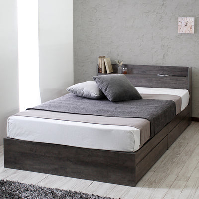 シンプルながら収納力と機能性に優れた、引出し収納付きベッドフレームのセミダブルサイズです。