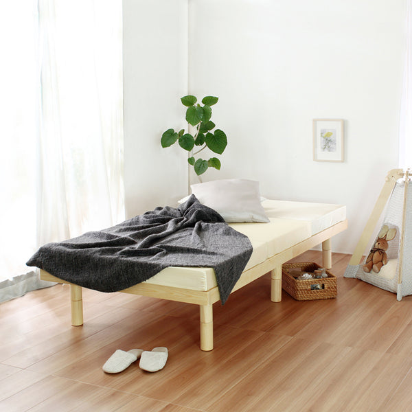 木の温もりが魅力のパイン材すのこベッドです。