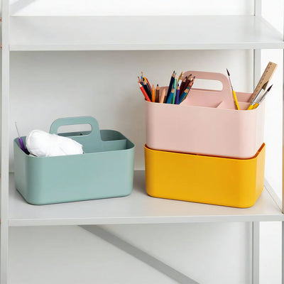 【重ねて使える省スペース設計】
スタッキング可能な設計なので、使わない時や種類ごとに分けて収納したい時も、スペースを取らずに美しく保管できます。