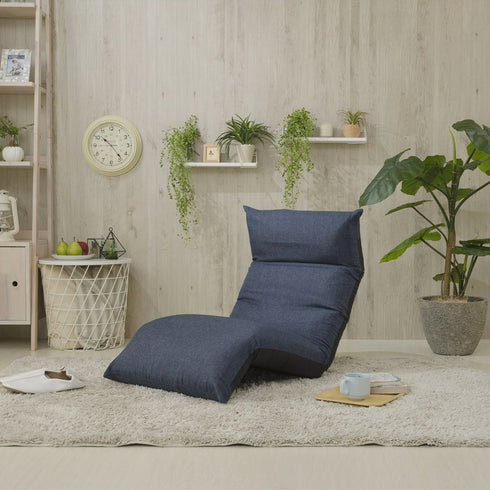 座り心地を徹底的に追求した、ポケットコイル搭載の贅沢なリラックスチェアです。