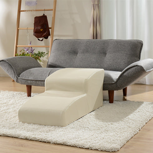 愛犬の足腰を守る、犬目線で考えられた2段ドッグステップ。