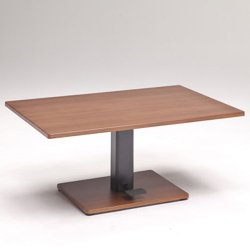 天板の高さは無段階で変えることができ、一番低い高さ515mmのときはソファや子ども用チェアと合わせやすく、一番高い高さ725mmのときは一般的なチェアと合わせやすい高さです。